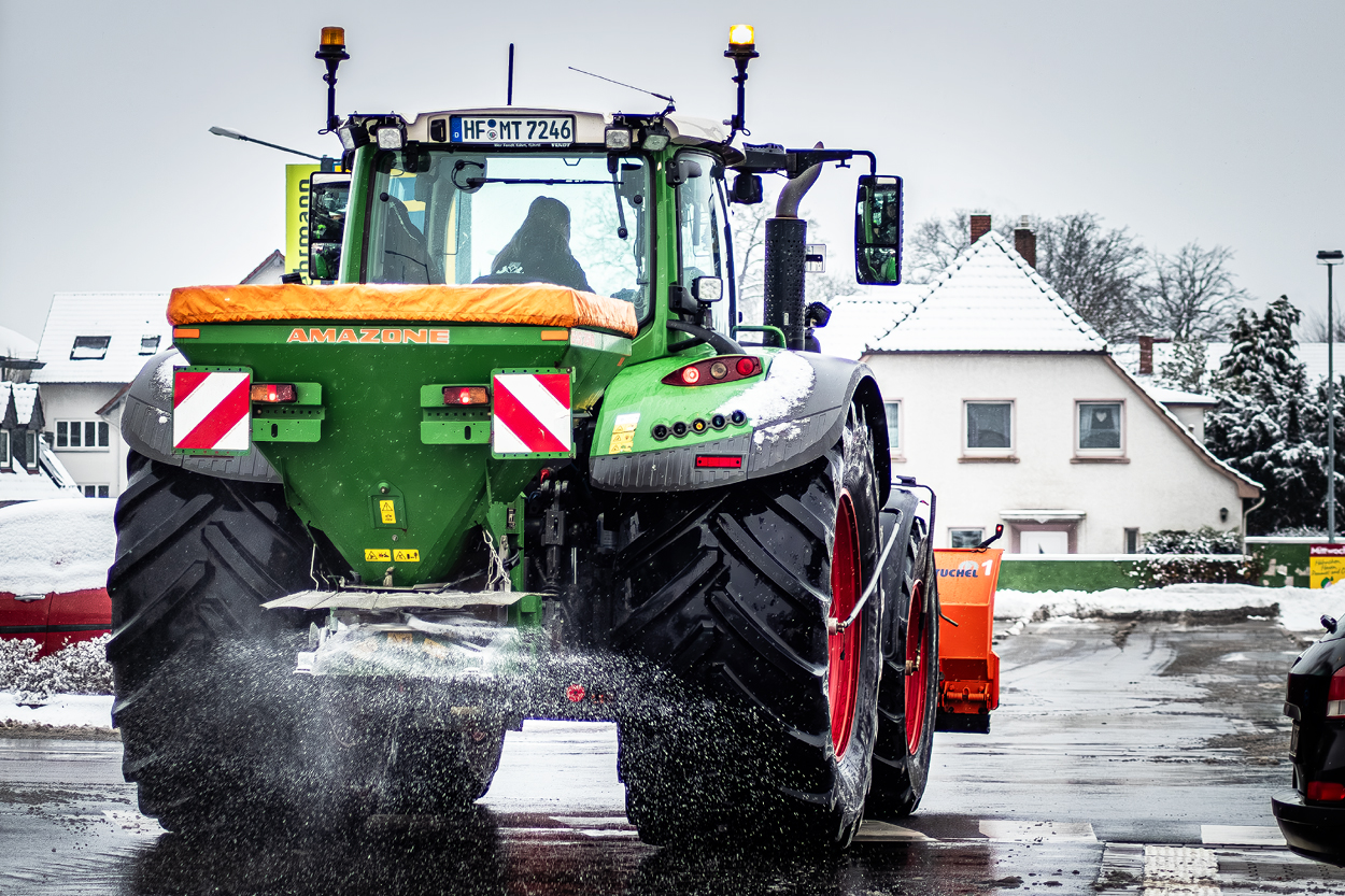 Winterdienst, Streuen