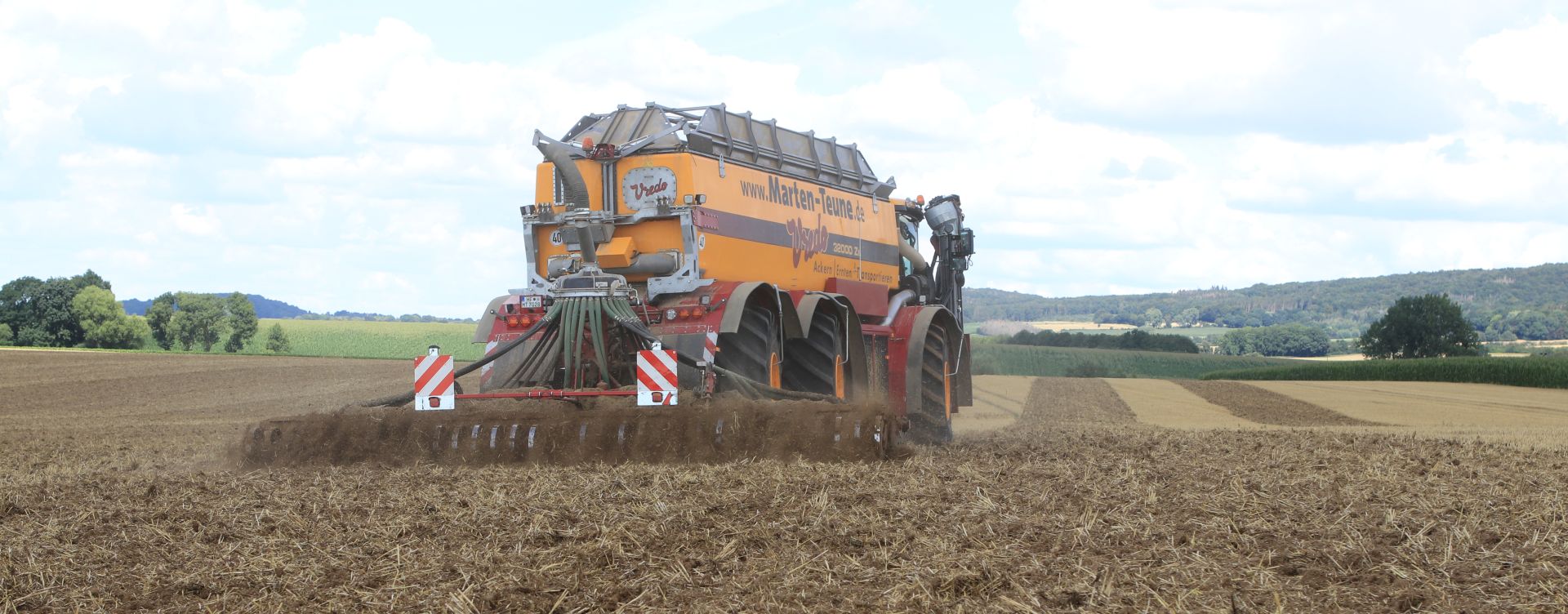 Direkteinarbeitung von Gülle mit Vredo VT 7028